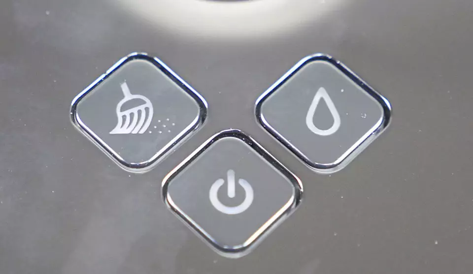 Control buttons on the Braava 380t