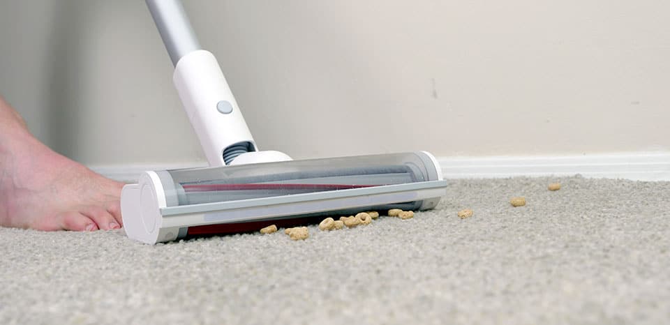 Roidmi F8 cleaning head being used on a low pile carpet