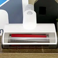 Mini-motorized brushroll included with the Roidmi F8