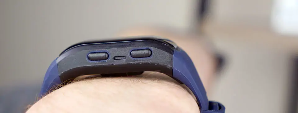 Buttons housed on the Makibe G03 watch