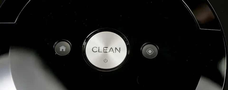 Buttons located on the top of the Roomba e5