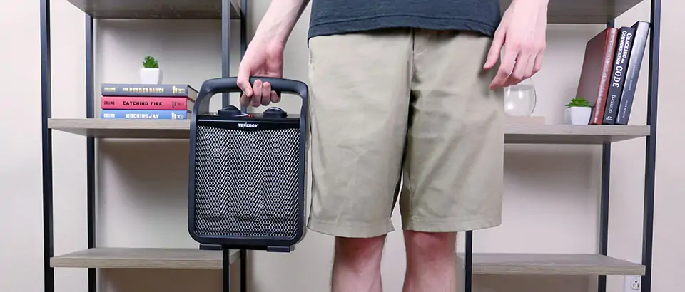 The handle on the Tenergy heater makes it easier to carry