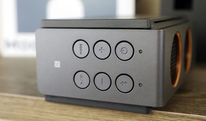 BenQ trevolo button controls