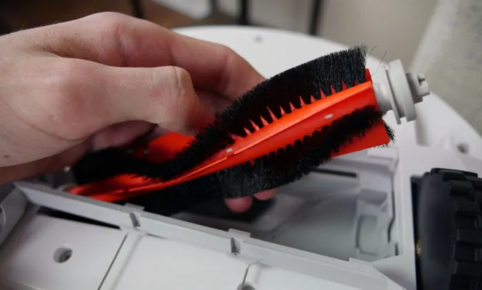 Roborock S5 brushroll attachment