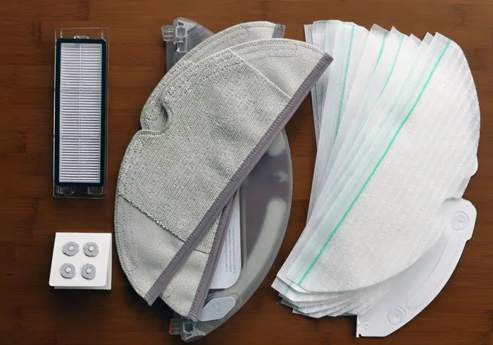 Roborock S6 cleaning accessories