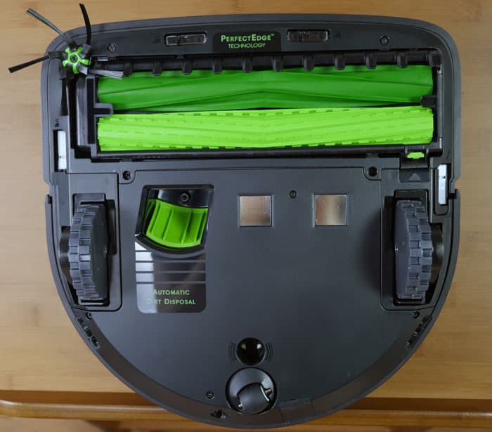 Under side of the Roomba S9+
