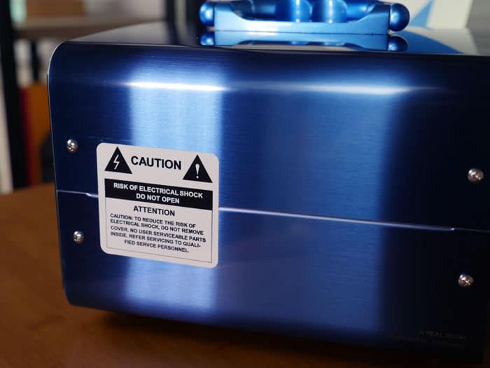 Warning label on the Airthereal ozone generator 