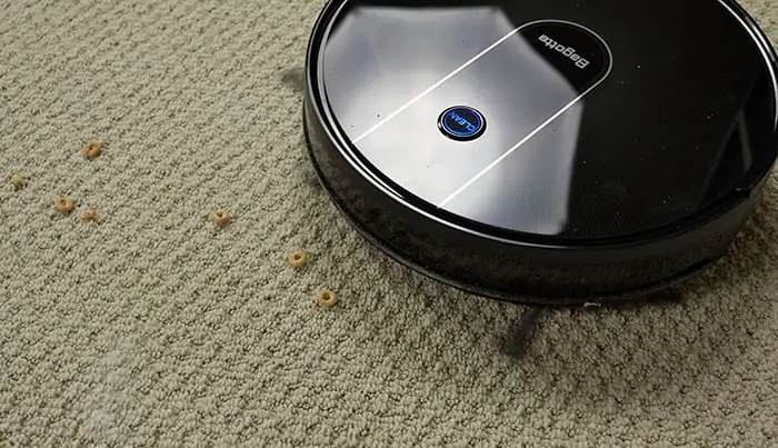 Bagotta robot vacuum cleaning carpet
