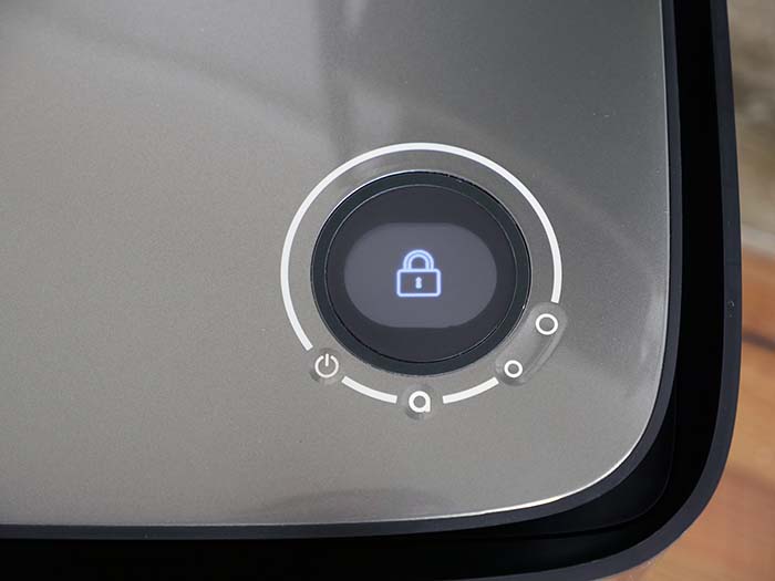Child lock display feature on the Aeris air purifier 