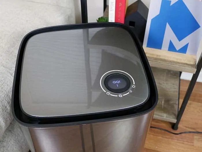 Controls and display for the Aeris air purifier