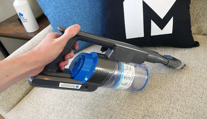 Using the Levoit LVAC 120 in handheld mode