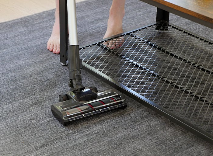 Cleaning floors - Elechomes cordless vacuum 