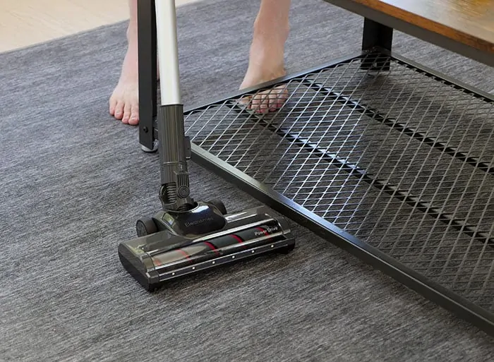Cleaning floors - Elechomes cordless vacuum