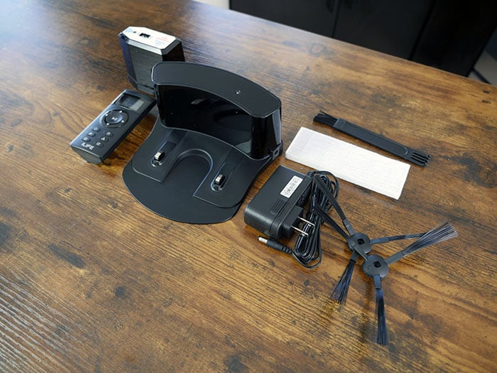 Parts and accessories included with the iLife A4s Pro robot vacuum 