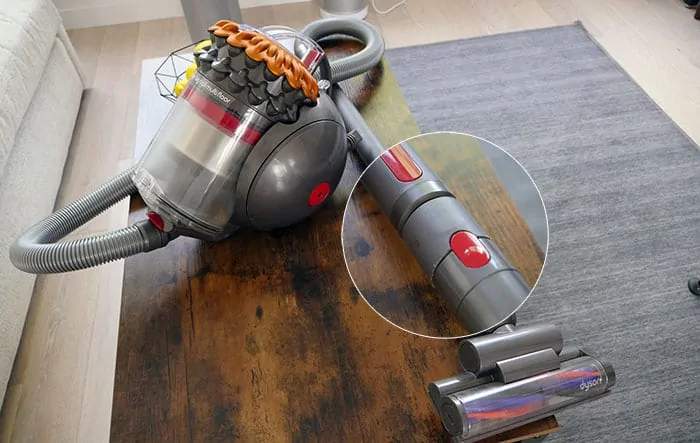 Dyson canister vacuum - connection system 