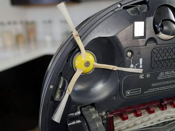 Roomba 900 series spinning side brush
