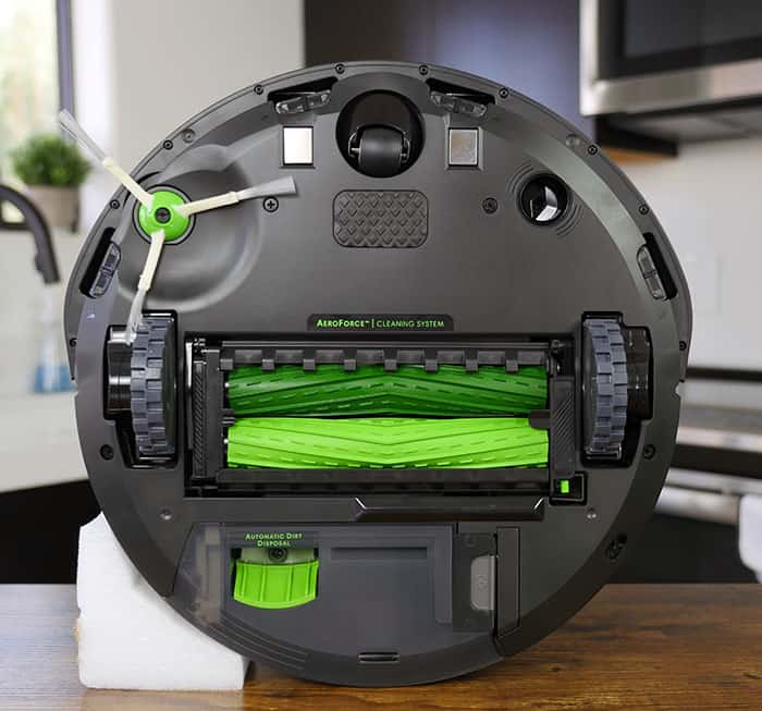 Roomba i3+ (under side view)