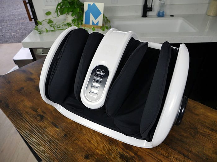 Detail shot of the Cloud massager - shiatsu style