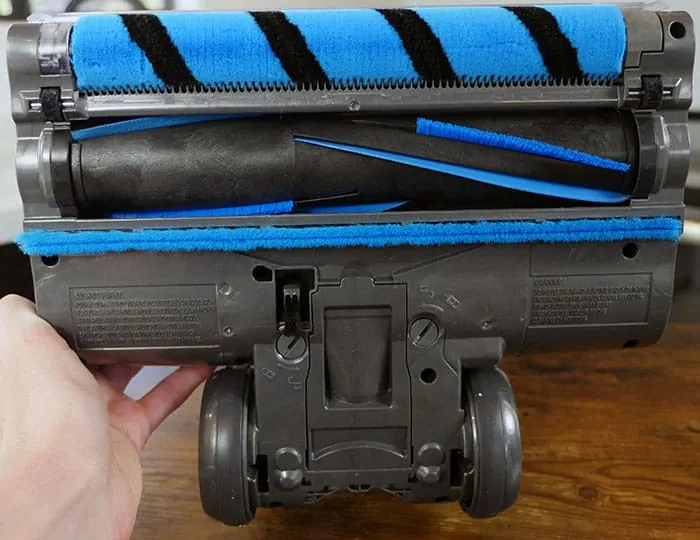 DuoClean brushroll with PowerFins