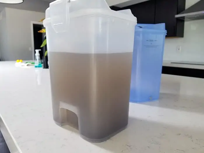 Dirty water tank on the Narwal