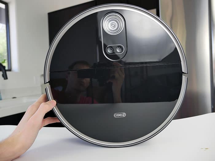 Front view of the 360 S10 robot vacuum 