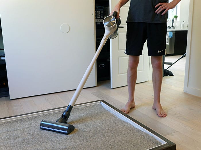 LG CordZero vs. Dyson V11 Modern Castle